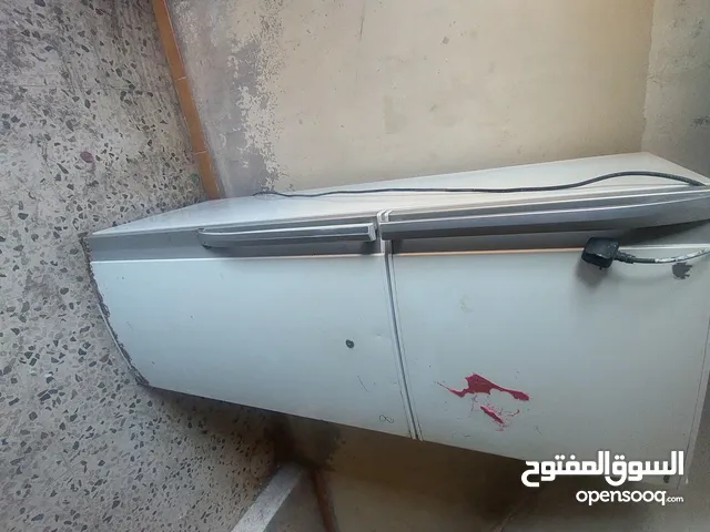 ثلاجة شارب مستعملة للبيع