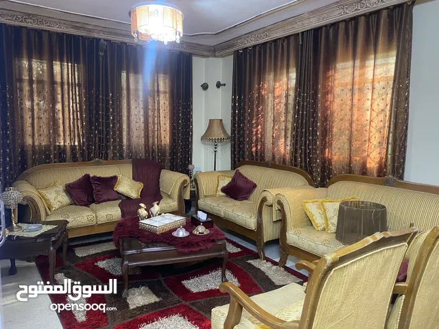 غرفة ضيوف استخدام خفيف للبيع بحالة شبة جديد