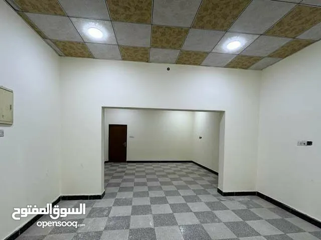 150m2 5 Bedrooms Villa for Rent in Basra Hai Al-Zuhor