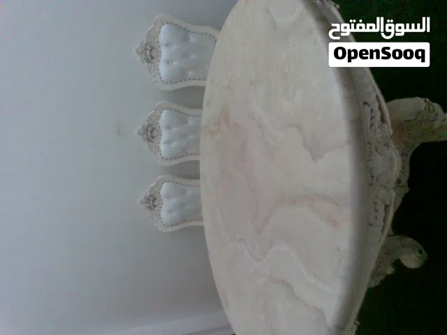 طاولة طعام للبيع