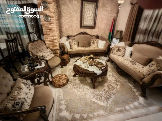 طقم كنب مع غرفة سفرة وغرفة نوم للبيع
