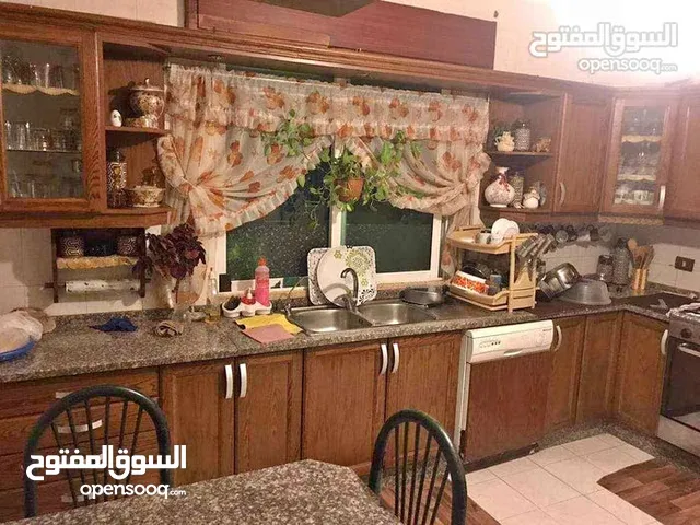 325 m2 3 Bedrooms Apartments for Sale in Amman Um El Summaq