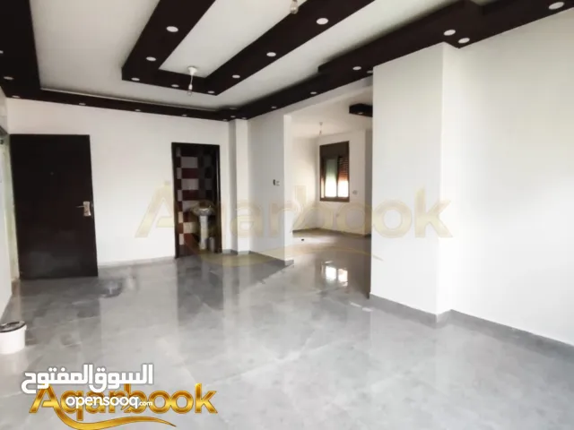 شقة مميزة للبيع في عين منجد شارع حنا نقارة – قرب مدرسة بال إنترناشونال