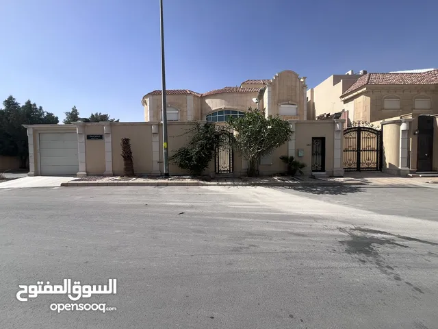 600 m2 More than 6 bedrooms Villa for Rent in Al Riyadh Al Wadi