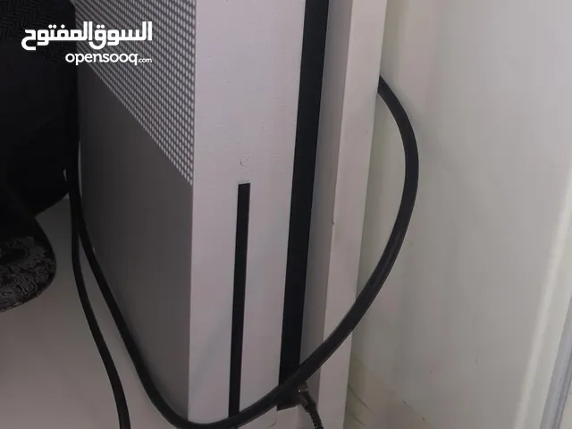عندي اكس بوكس يديده مومستعملها واجد محتاج فلوس