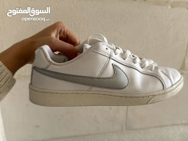 Nike white sneaker