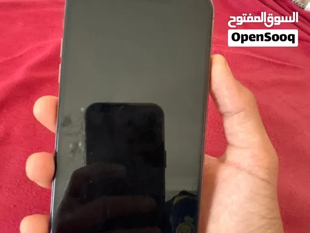 ايفون XS ماكس ذهبي بسعة 256 جيجابايت من أبل - مستعمل بحالة سيئة