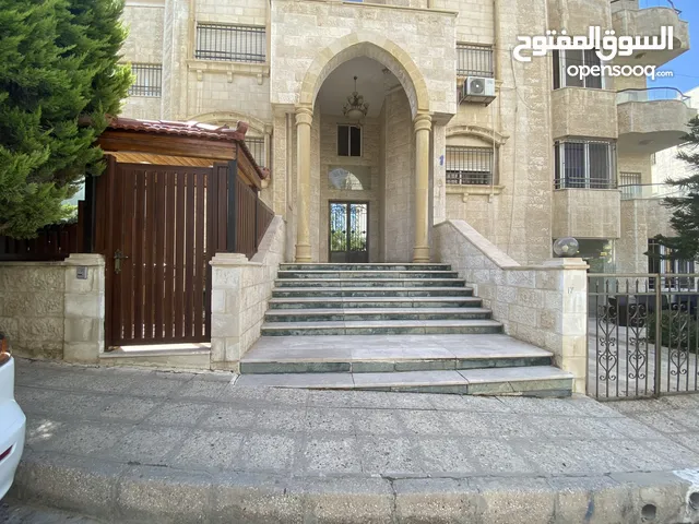 208 m2 4 Bedrooms Apartments for Sale in Amman Um El Summaq