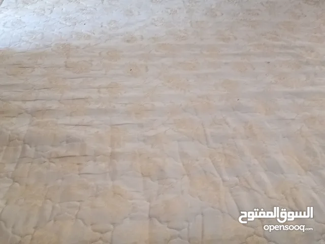فرشه تخت نظيفه