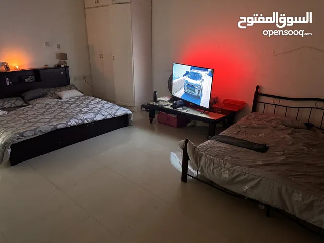 غرفه ستديو شيرينج مع شخص واحد مشترك شامل شب فقط غرفه ثنائية في فيلا كتير نظيفه الي عايز يشارك معايا