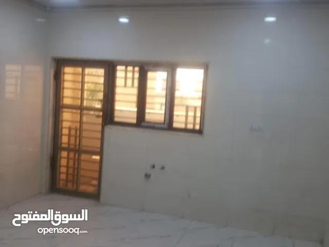 250 m2 3 Bedrooms Townhouse for Rent in Basra Other