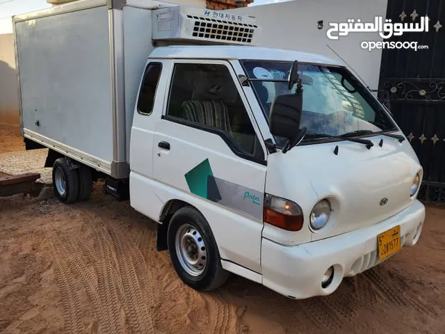 Refrigerator Hyundai 2004 in Sabha