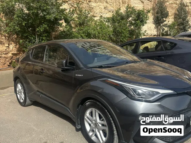 2023 Toyota C-HR LUX