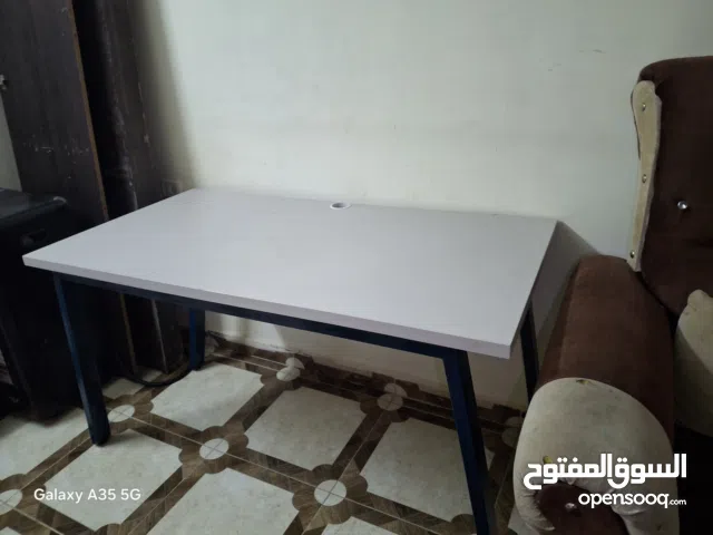 طاوله نصف حديد و نصف خشب قوي