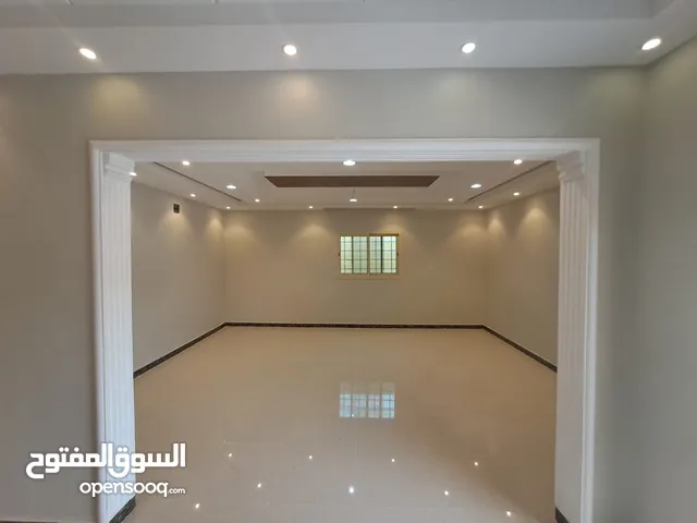 370 m2 5 Bedrooms Villa for Rent in Al Riyadh Tuwaiq