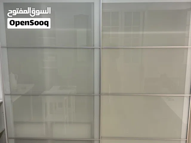 دولاب ملابس مع أبواب سحّابة,