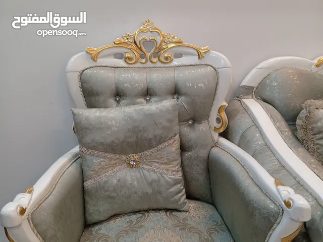 تخم للبيع تخم تركي للبيع عشر مقاعد مع طبله وسطيه نضافته 90 بلميه السعر مليون ونص