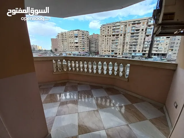 شقة مميزة 98 أبراج حمزة بجوار مصنع بلادونا الدور التاني