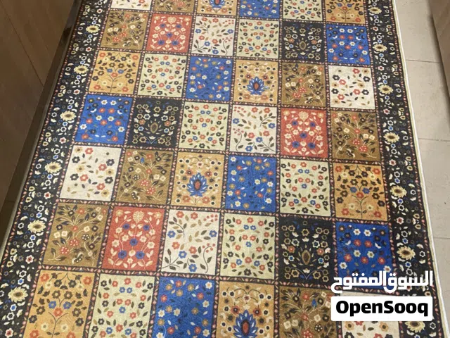 4 carpets brand new condition