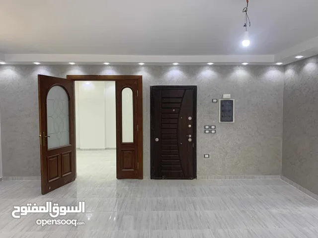 283 m2 4 Bedrooms Apartments for Sale in Giza Sheikh Zayed