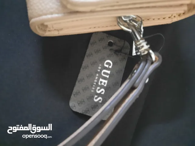 محفظة  GUESS