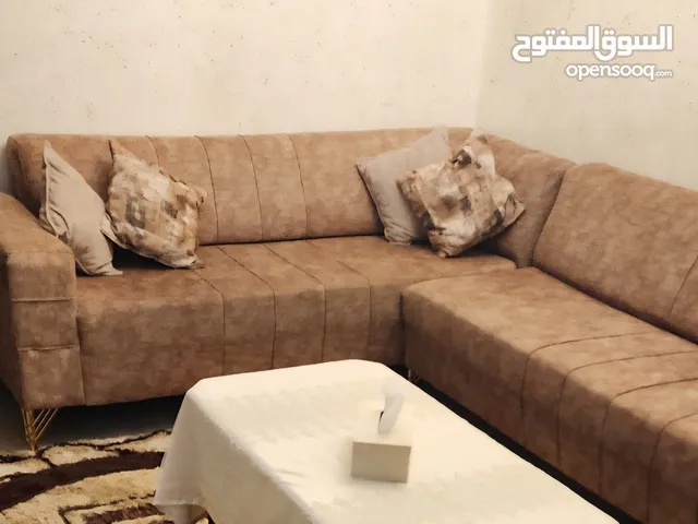 زاوية كنب صالون بحالة جيده