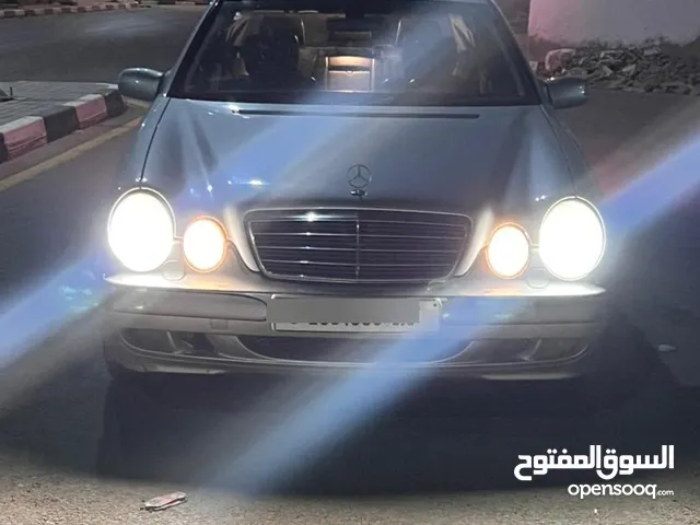 مرسيدس عوينات