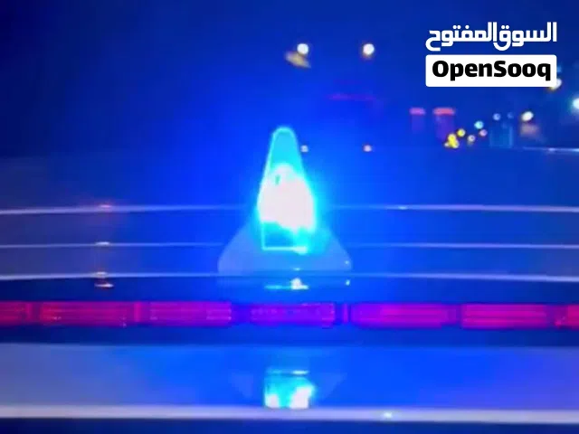 اضاءة سيارة شكل زعنفة القرش بالطاقة الشمسية