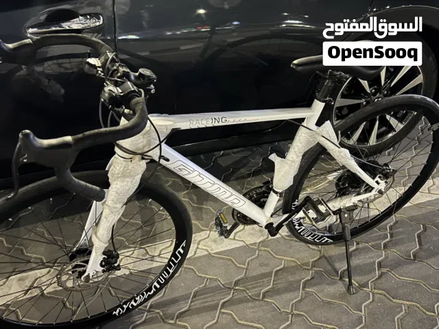 دراجه هوائيه ريسنج جديده ماركه. (GIT)
