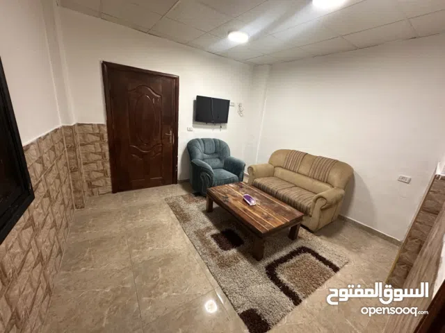 شقة مفروشة للإيجار قريبة من المعابر والجامعات والأماكن التجارية