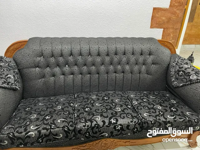 طقم كنب راقي جدا للعائلات طقم كنب 11مقعد مع 8 وسائد بسعر مناسب