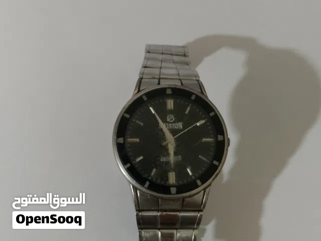 8دنانير ساعه سويستون لا يلزمها اي صيانه فقط زجاجها مخدوش لا يواثر على الاستخدام