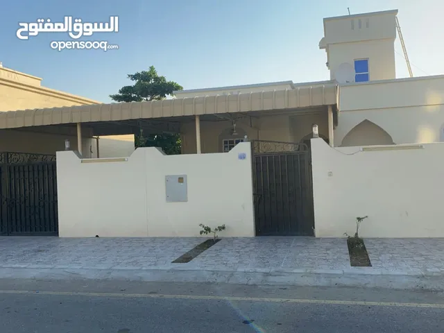 منزل للبيع في النعمى يتكون من 3 غرف و3 دورات مياه ومجلس وغرفة طعام مسلح