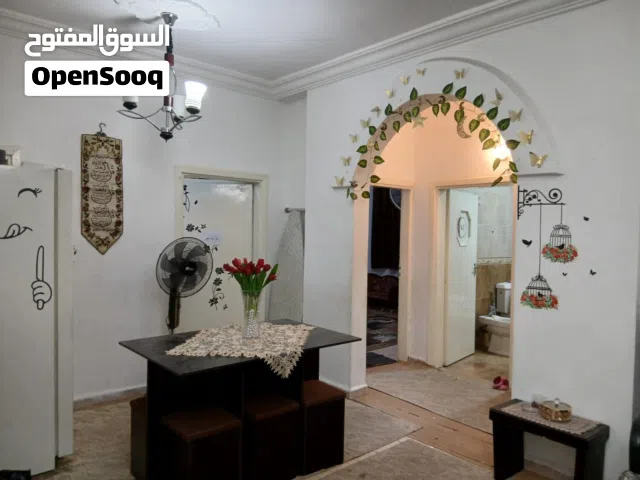 شقة مميزة للبيع من المالك مباشرة الهاشمي الجنوبي موقع مميز و قريب من الخدمات بجانب حديقة الملكة نور