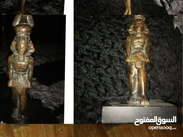 موجود هذه القطع للبيع قطع ثمينة وقيمة للبيع من زمن قديم لمن يرغب في الشراء