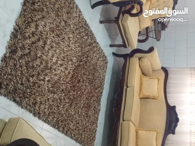 كنب 9 مقاعد شبه الجديد زان كامل فخم ولأ نقره