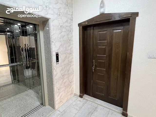 190m2 4 Bedrooms Apartments for Sale in Zarqa Jabal Al Amera Rahma