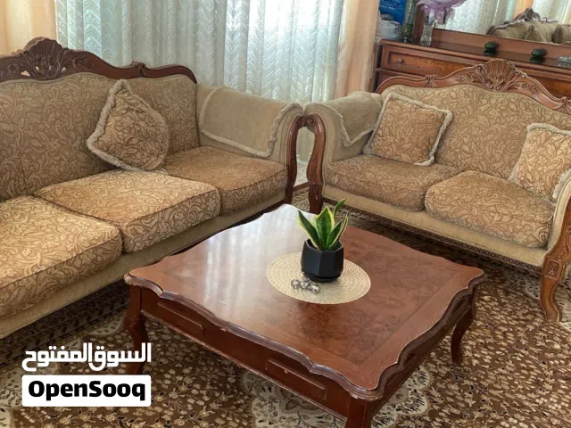 طقم ضيوف مستعمل للبيع في ابو نصير