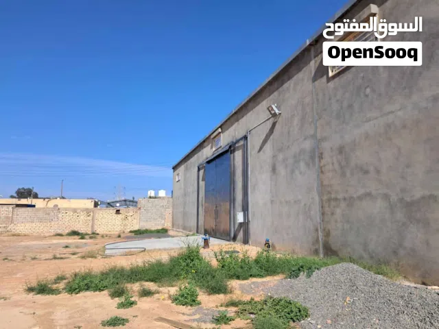 فرصة ذهبية للعمل - هنقر للإيجار الشهري - السراج حرف T - يبعد على رئيسي 20 متر