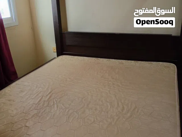 سرير مع مرتبة و خزانة