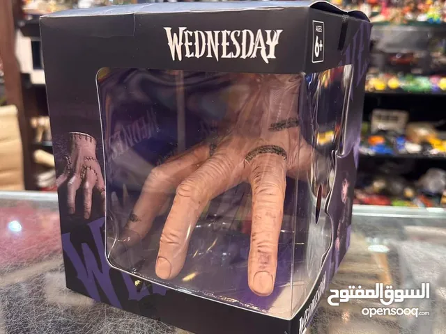 مجسم يد مسلسل Wednesday