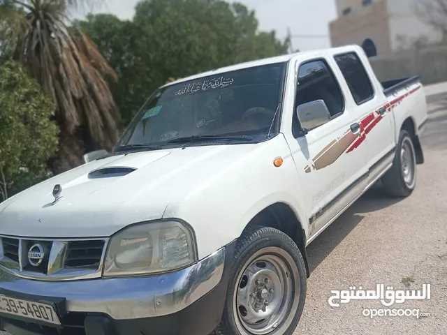 Nissan Frontier Crew Cab S in Mafraq