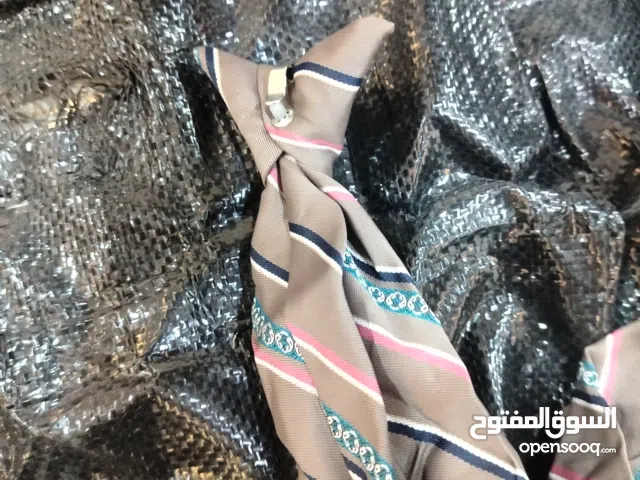 عرض جملة  بيج أربطة عنق العدد: 130 قطعة    مناسبة للتجار وأصحاب المحلات