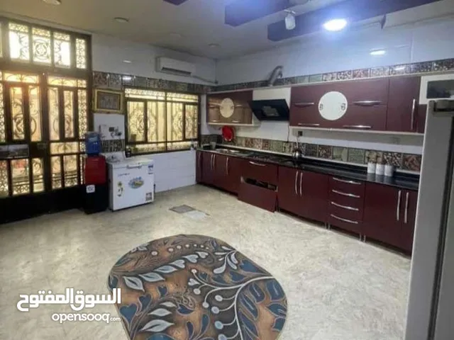200 m2 5 Bedrooms Townhouse for Rent in Basra Other