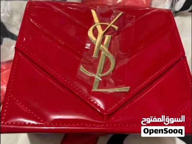 Cosmetic bags Red for sale  in Hawally