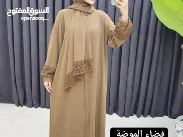 عباءة انيقةبمناسبة شهر رمضان الكريم مع شال  ثوب كريب روزةحريري                      L x