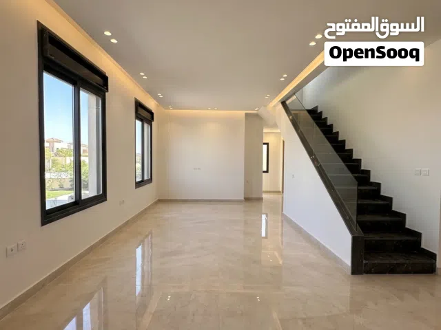 شقة ثالث مع روف دوبلكس في أرقى مناطق شفا بدران، متوفر شقق أرضي وشبه أرضي وطابق ثاني
