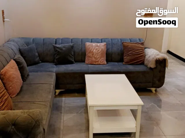 كورنر مستخدم استخدام قليل جداً بسعر مناسب