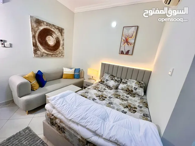 الشارقه البوطينه استديوهااات مفروشه فرش سوبر لوكس تاني ساكن السعر 2600شامل جميع الفواتير