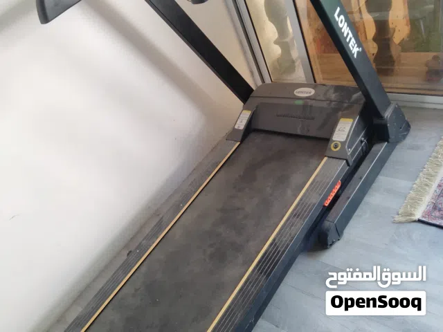 الة مشي للبيع نضيفه قليلة الاستعمال